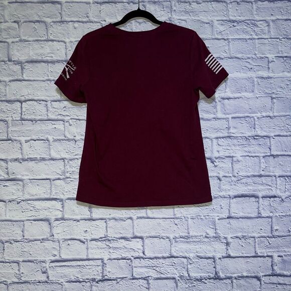 Grunt Style Women's Wine Listens Crewneck T-Shirt - Picture 4 of 11